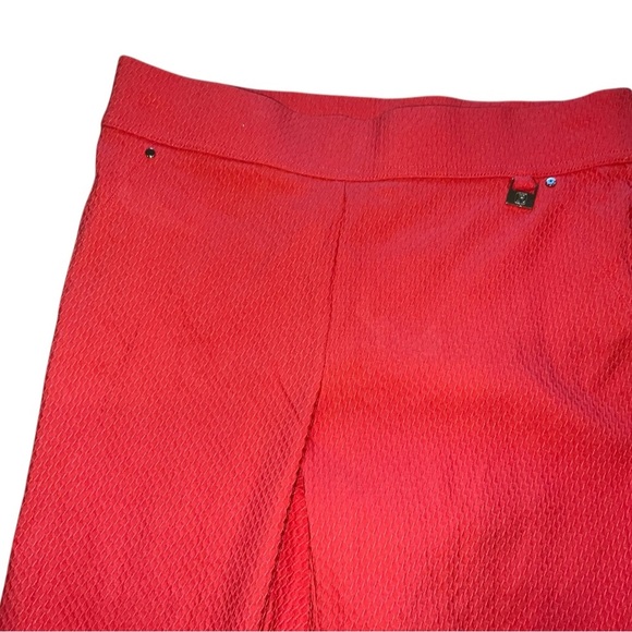 Rafaella Comfort Textured Coral Red Capris - Size 10 - Picture 4 of 6